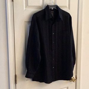 Axcess men’s black button down dress shirt Large